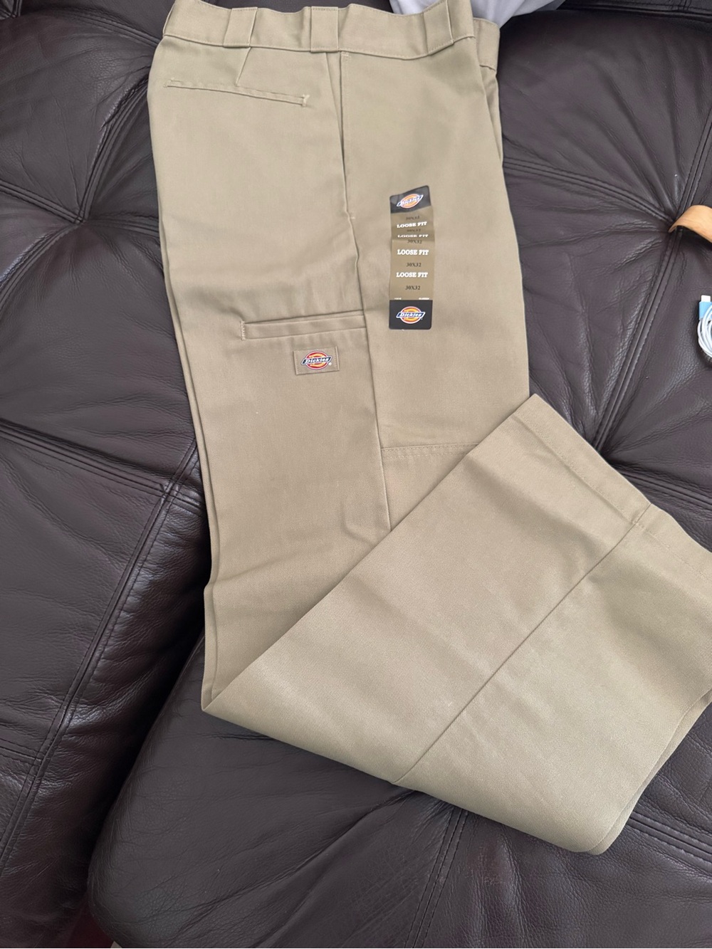 Dickies Loose Fit Chino Pants in Khaki